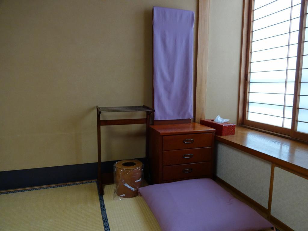 Jizokan Matsuya Ryokan Nagano Szoba fotó